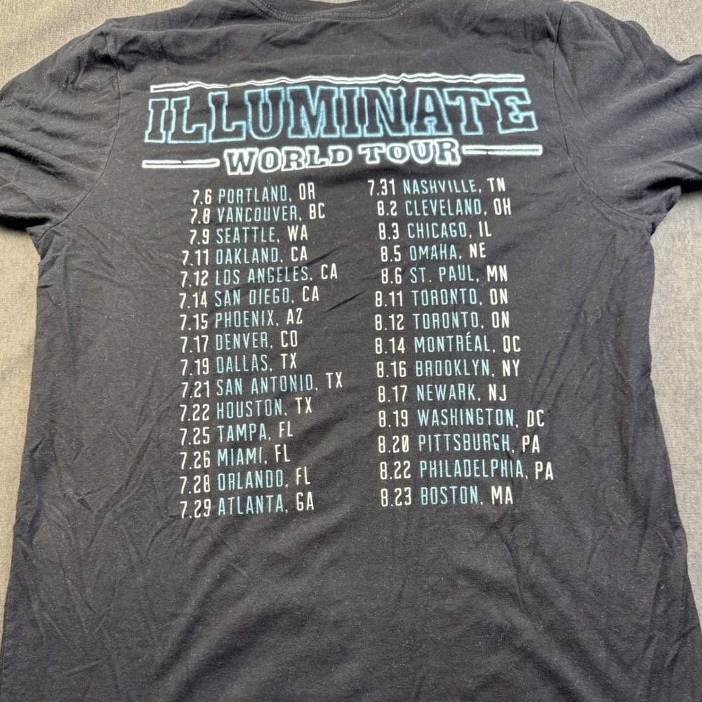 Shawn Mendes Illuminate World Tour T-Shirt Music Concert‎ Tee - Picture 4 of 6